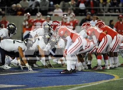 Thumbnail 1 in Mater Dei vs. St. John Bosco photogallery.