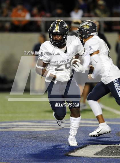 Thumbnail 3 in Mater Dei vs. St. John Bosco photogallery.