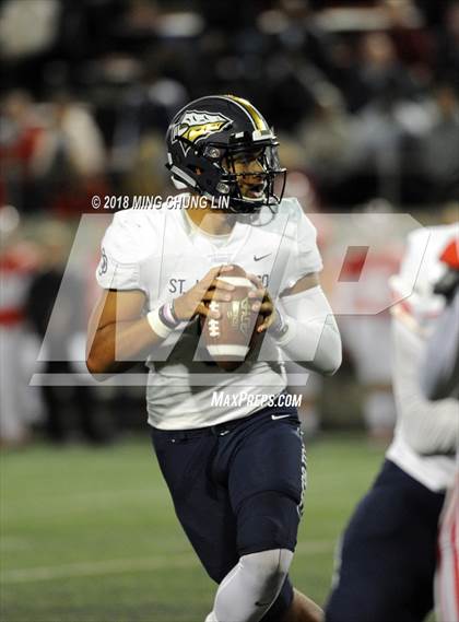 Thumbnail 1 in Mater Dei vs. St. John Bosco photogallery.