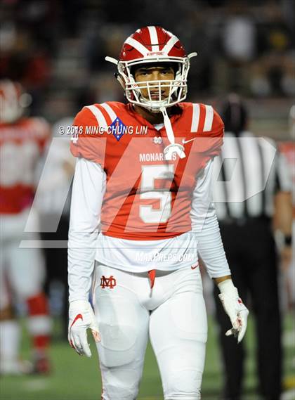 Thumbnail 3 in Mater Dei vs. St. John Bosco photogallery.