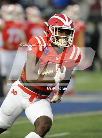 Thumbnail 1 in Mater Dei vs. St. John Bosco photogallery.
