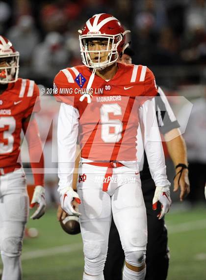 Thumbnail 3 in Mater Dei vs. St. John Bosco photogallery.
