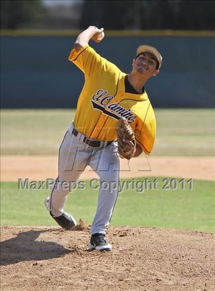 Thumbnail 1 in El Camino @ Carlsbad photogallery.