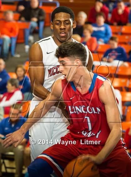 Thumbnail 2 in McCracken County vs. Lincoln County (Marshall County Hoopfest) photogallery.