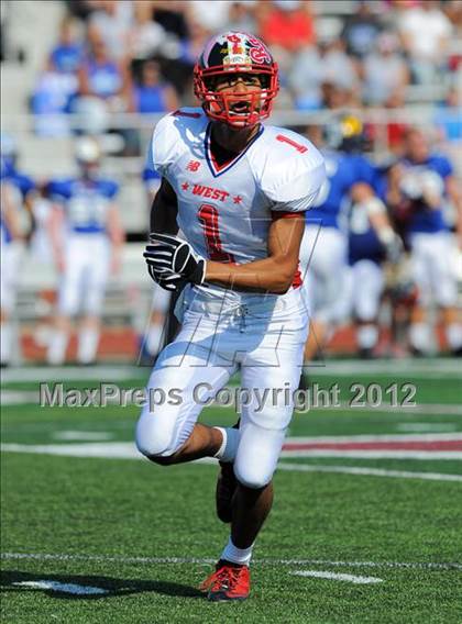 Thumbnail 2 in Michigan HS Football Coaches Association All-Star Game photogallery.
