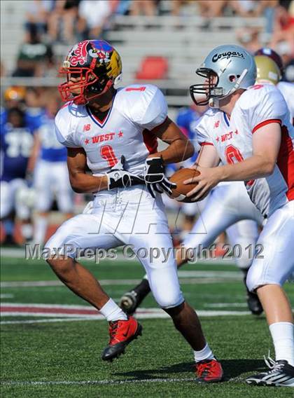 Thumbnail 3 in Michigan HS Football Coaches Association All-Star Game photogallery.