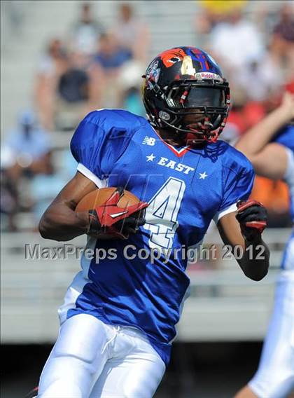 Thumbnail 1 in Michigan HS Football Coaches Association All-Star Game photogallery.
