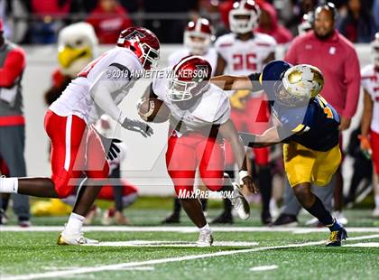 Thumbnail 1 in St. Thomas Aquinas vs. Edgewater (FHSAA 7A State Final)  photogallery.