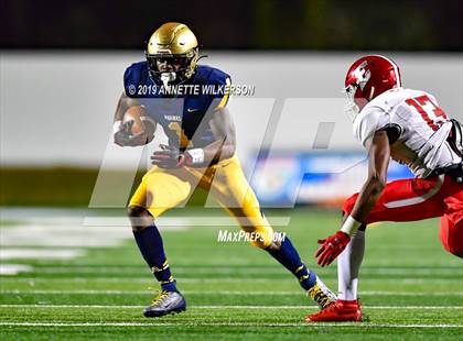 Thumbnail 3 in St. Thomas Aquinas vs. Edgewater (FHSAA 7A State Final)  photogallery.