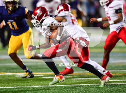 Thumbnail 3 in St. Thomas Aquinas vs. Edgewater (FHSAA 7A State Final)  photogallery.