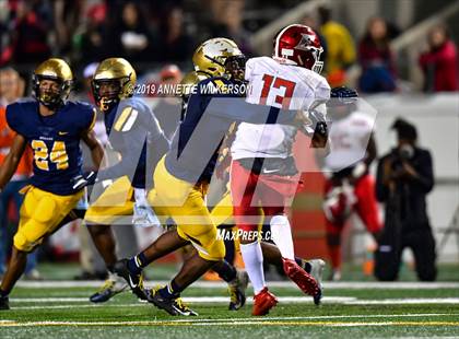 Thumbnail 2 in St. Thomas Aquinas vs. Edgewater (FHSAA 7A State Final)  photogallery.