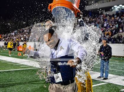 Thumbnail 3 in St. Thomas Aquinas vs. Edgewater (FHSAA 7A State Final)  photogallery.