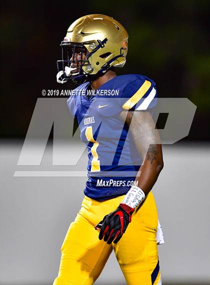 Thumbnail 1 in St. Thomas Aquinas vs. Edgewater (FHSAA 7A State Final)  photogallery.