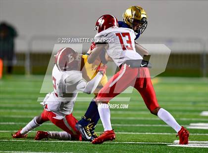 Thumbnail 2 in St. Thomas Aquinas vs. Edgewater (FHSAA 7A State Final)  photogallery.