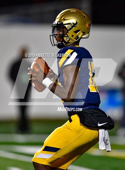 Thumbnail 2 in St. Thomas Aquinas vs. Edgewater (FHSAA 7A State Final)  photogallery.