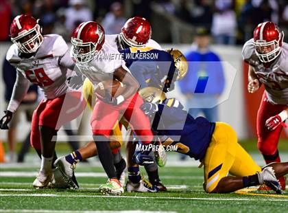 Thumbnail 2 in St. Thomas Aquinas vs. Edgewater (FHSAA 7A State Final)  photogallery.