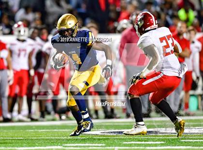 Thumbnail 1 in St. Thomas Aquinas vs. Edgewater (FHSAA 7A State Final)  photogallery.