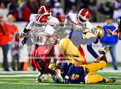 Thumbnail 3 in St. Thomas Aquinas vs. Edgewater (FHSAA 7A State Final)  photogallery.