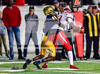 Thumbnail 2 in St. Thomas Aquinas vs. Edgewater (FHSAA 7A State Final)  photogallery.