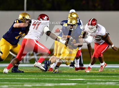 Thumbnail 2 in St. Thomas Aquinas vs. Edgewater (FHSAA 7A State Final)  photogallery.