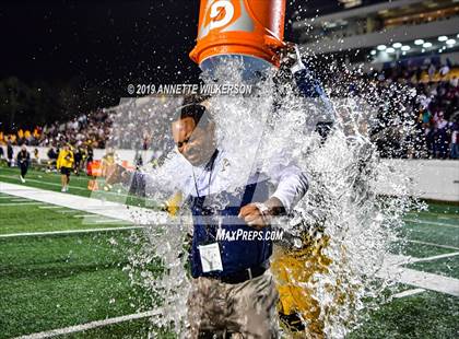 Thumbnail 1 in St. Thomas Aquinas vs. Edgewater (FHSAA 7A State Final)  photogallery.