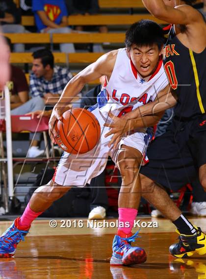 Thumbnail 1 in Los Alamitos vs. Fairfax (Nike Extravaganza) photogallery.