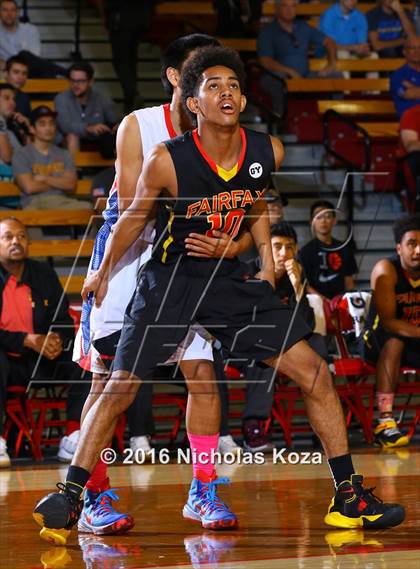 Thumbnail 2 in Los Alamitos vs. Fairfax (Nike Extravaganza) photogallery.