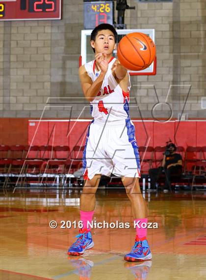 Thumbnail 1 in Los Alamitos vs. Fairfax (Nike Extravaganza) photogallery.