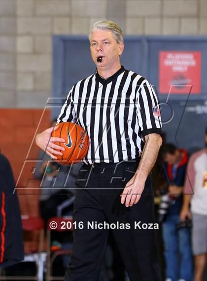 Thumbnail 3 in Los Alamitos vs. Fairfax (Nike Extravaganza) photogallery.