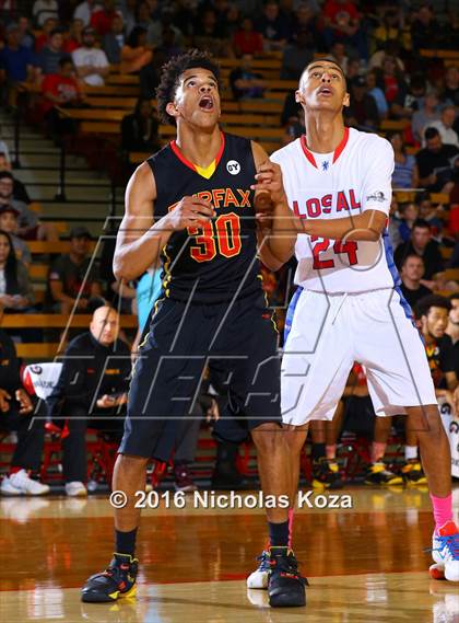 Thumbnail 2 in Los Alamitos vs. Fairfax (Nike Extravaganza) photogallery.