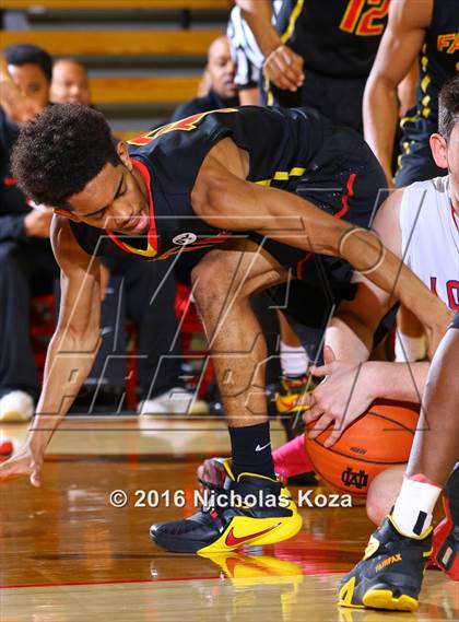 Thumbnail 2 in Los Alamitos vs. Fairfax (Nike Extravaganza) photogallery.