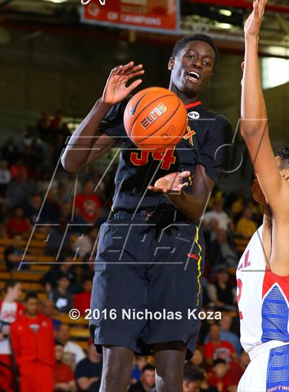 Thumbnail 2 in Los Alamitos vs. Fairfax (Nike Extravaganza) photogallery.