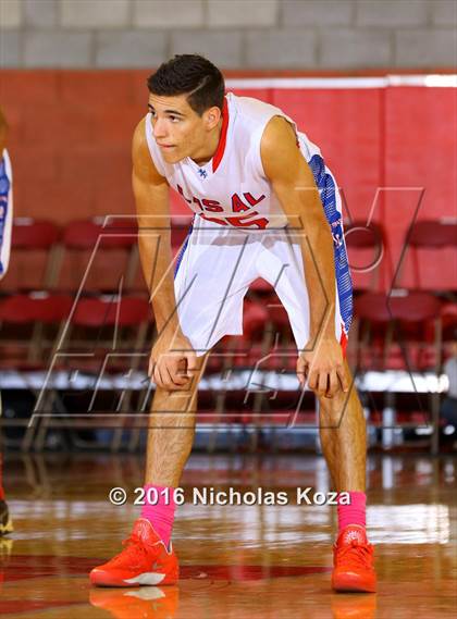 Thumbnail 3 in Los Alamitos vs. Fairfax (Nike Extravaganza) photogallery.