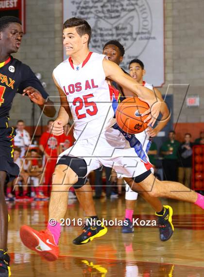Thumbnail 3 in Los Alamitos vs. Fairfax (Nike Extravaganza) photogallery.