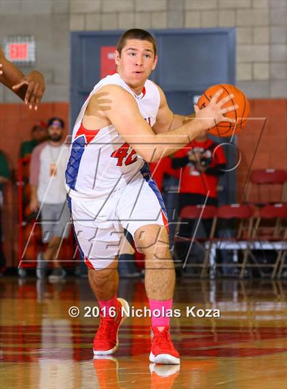 Thumbnail 3 in Los Alamitos vs. Fairfax (Nike Extravaganza) photogallery.