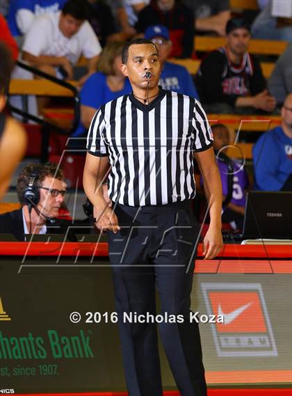 Thumbnail 3 in Los Alamitos vs. Fairfax (Nike Extravaganza) photogallery.