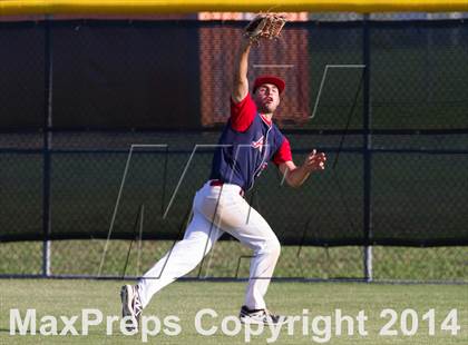 Thumbnail 2 in Lake Travis v Atascocita G3 (UIL 5A Regional Quarterfinal Playoff) photogallery.