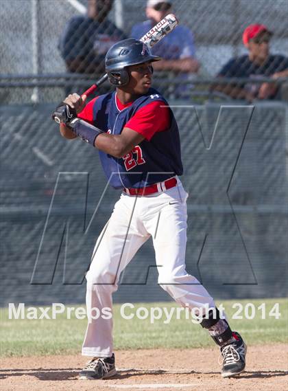 Thumbnail 1 in Lake Travis v Atascocita G3 (UIL 5A Regional Quarterfinal Playoff) photogallery.