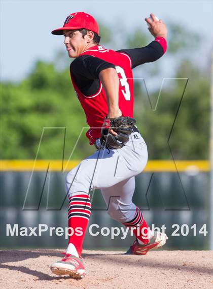 Thumbnail 2 in Lake Travis v Atascocita G3 (UIL 5A Regional Quarterfinal Playoff) photogallery.