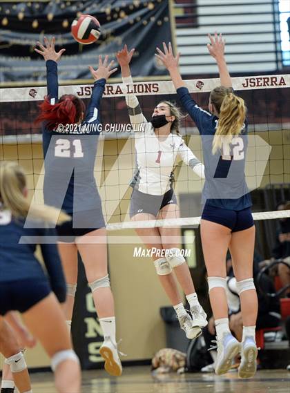 Thumbnail 3 in St. Margaret's @ JSerra Catholic photogallery.