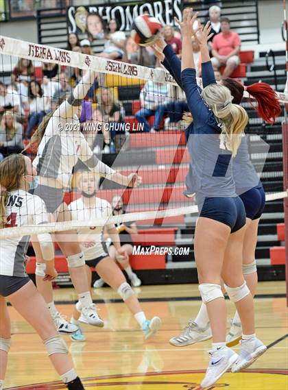 Thumbnail 2 in St. Margaret's @ JSerra Catholic photogallery.
