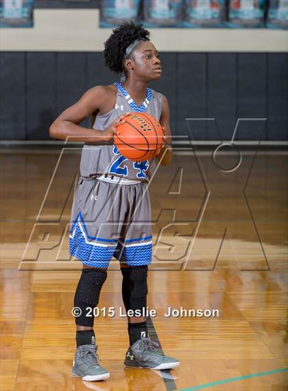 Thumbnail 3 in Dobie vs Jay (McDonald's Texas Invitational) photogallery.