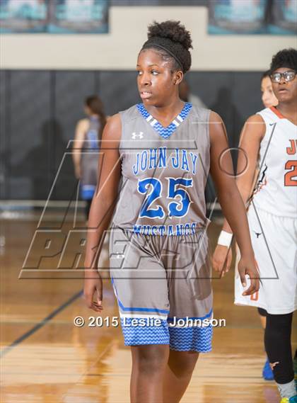 Thumbnail 1 in Dobie vs Jay (McDonald's Texas Invitational) photogallery.