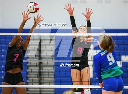 Thumbnail 2 in Doherty @ Rampart photogallery.