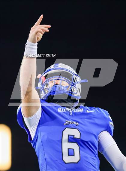 Thumbnail 1 in Archbishop Moeller vs. Olentangy Liberty (OHSAA Division 1 Final) photogallery.