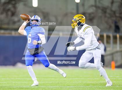 Thumbnail 1 in Archbishop Moeller vs. Olentangy Liberty (OHSAA Division 1 Final) photogallery.