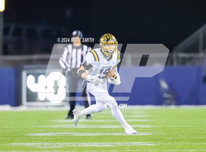 Thumbnail 3 in Archbishop Moeller vs. Olentangy Liberty (OHSAA Division 1 Final) photogallery.