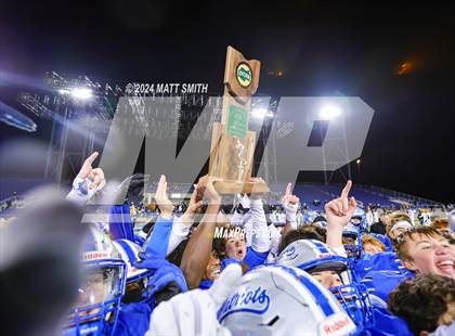 Thumbnail 1 in Archbishop Moeller vs. Olentangy Liberty (OHSAA Division 1 Final) photogallery.