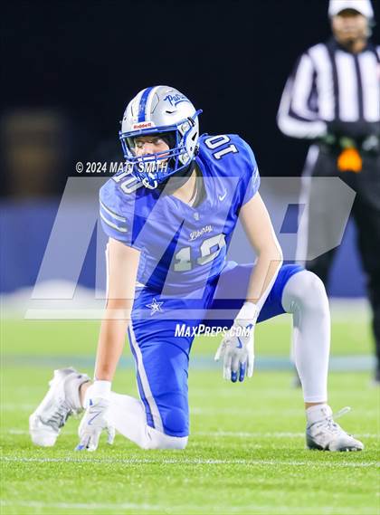 Thumbnail 3 in Archbishop Moeller vs. Olentangy Liberty (OHSAA Division 1 Final) photogallery.
