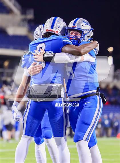 Thumbnail 1 in Archbishop Moeller vs. Olentangy Liberty (OHSAA Division 1 Final) photogallery.